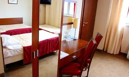 Room with extra bed